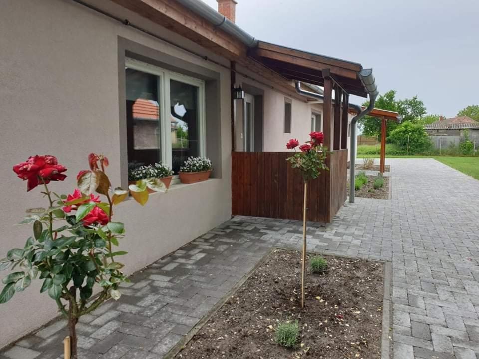 Kajari Apartmanhaz Balatonfőkajár Eksteriør billede